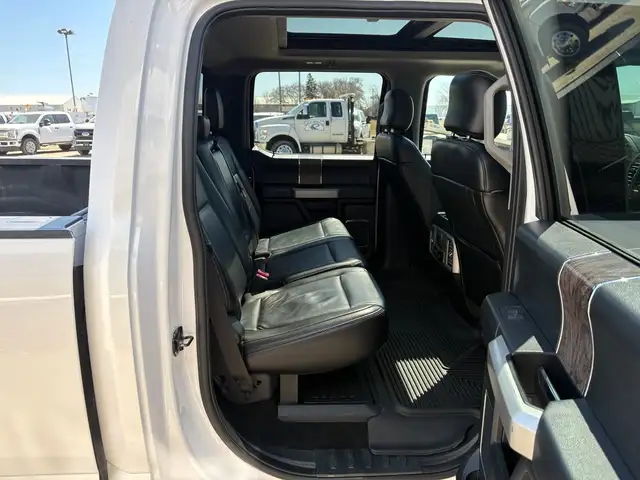 2017 Ford F-250 Crew Cab 4x4 Lariat 6.7L - Rebuilt Title - Photo 15