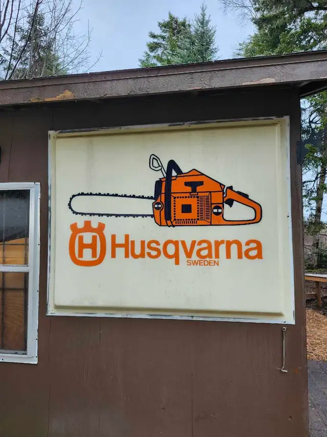 sign panels Husqvarna