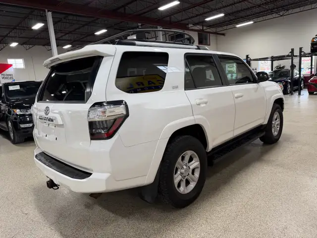 2019 Toyota 4Runner 4WD - 7 SEATER - BLUETOOTH - NAVIGATION - BA - Photo 6