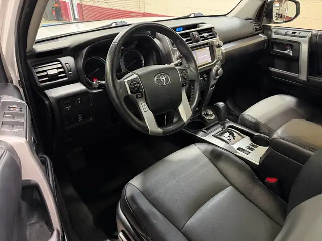 2019 Toyota 4Runner 4WD - 7 SEATER - BLUETOOTH - NAVIGATION - BA - Photo 16
