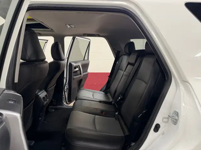 2019 Toyota 4Runner 4WD - 7 SEATER - BLUETOOTH - NAVIGATION - BA - Photo 18