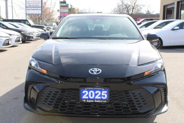 2025 Toyota Camry SE CVT hybrid - Photo 3