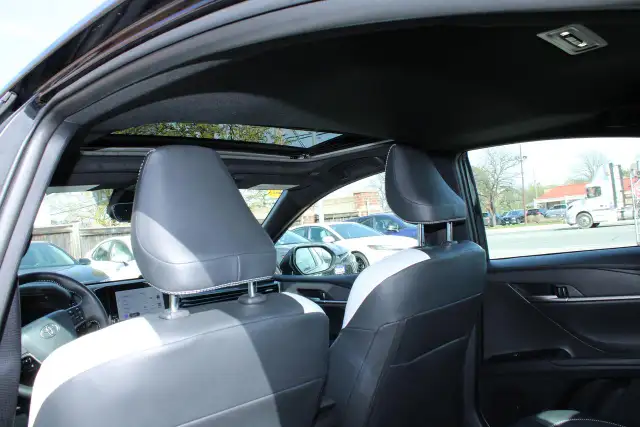 2025 Toyota Camry SE CVT hybrid - Photo 10