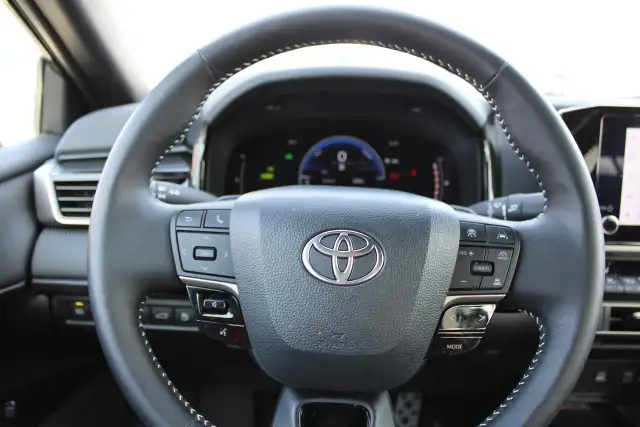2025 Toyota Camry SE CVT hybrid - Photo 14