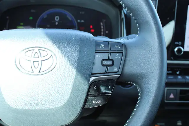 2025 Toyota Camry SE CVT hybrid - Photo 15