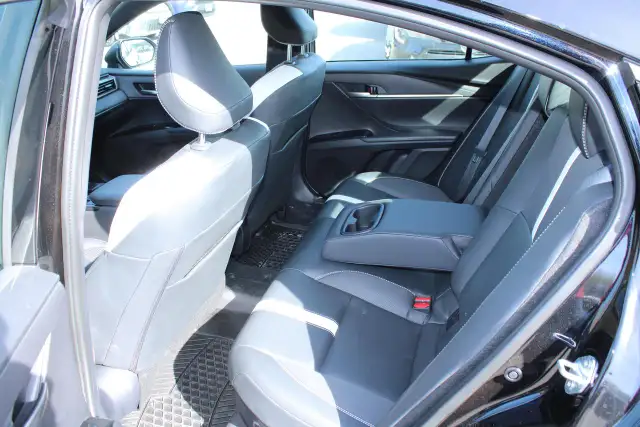 2025 Toyota Camry SE CVT hybrid - Photo 16