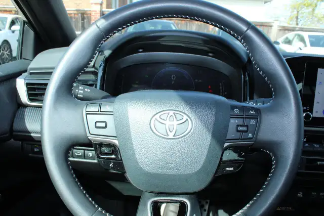 2025 Toyota Camry SE CVT hybrid - Photo 18