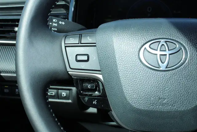 2025 Toyota Camry SE CVT hybrid - Photo 20