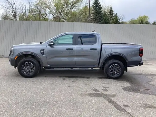 2024 Ford Ranger XLT SuperCrew 5' Box 4WD | No Accidents - Photo 2