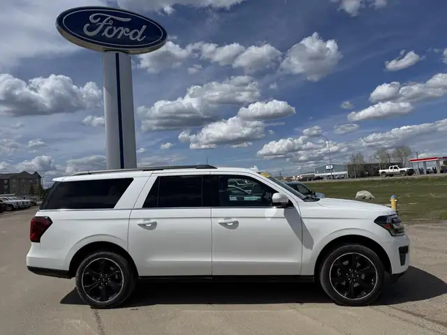 2024 Ford Expedition Limited MAX / LOADED! / 8 PSNGR! / STEALTH - Photo 3