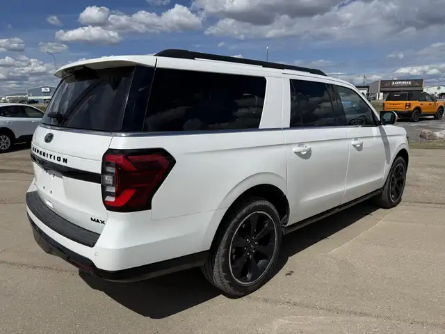 2024 Ford Expedition Limited MAX / LOADED! / 8 PSNGR! / STEALTH - Photo 4