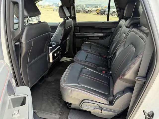 2024 Ford Expedition Limited MAX / LOADED! / 8 PSNGR! / STEALTH - Photo 11