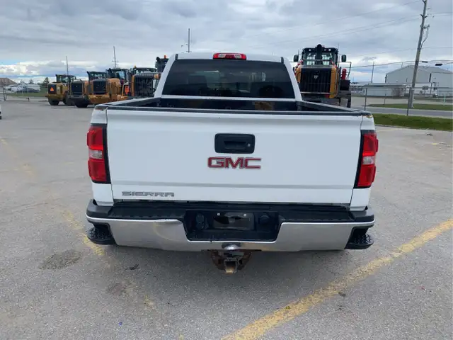 2018 GMC Sierra 2500HD - Photo 5