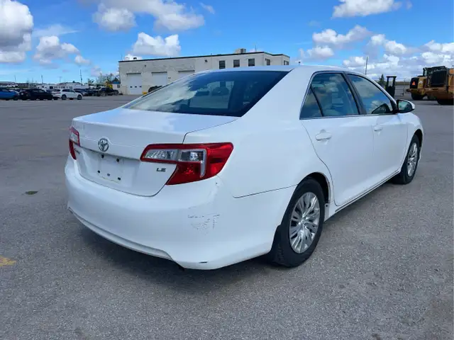 2013 Toyota Camry - Photo 5