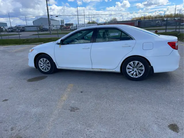2013 Toyota Camry - Photo 8