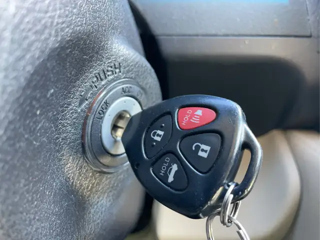 2013 Toyota Camry - Photo 14
