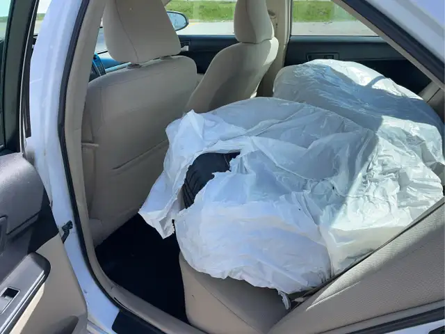 2013 Toyota Camry - Photo 15