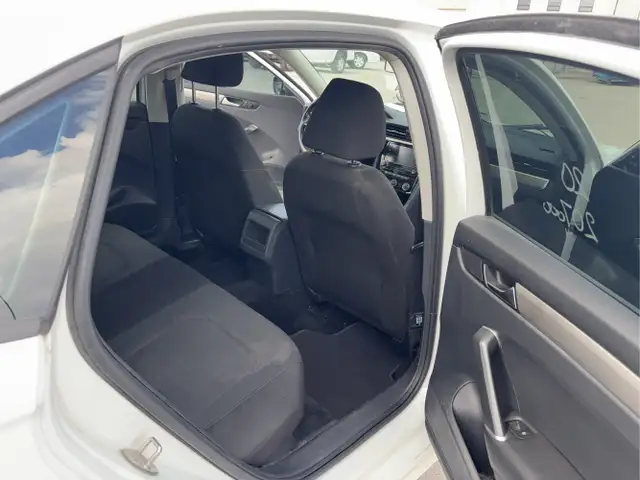 2020 Volkswagen Passat - Photo 18