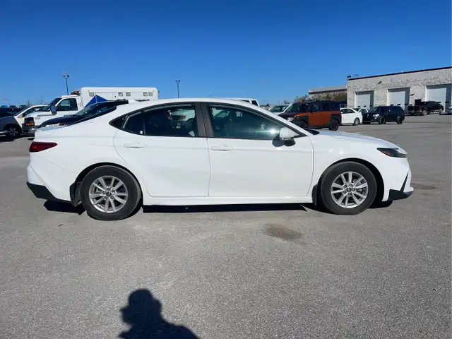 2025 Toyota Camry - Photo 4