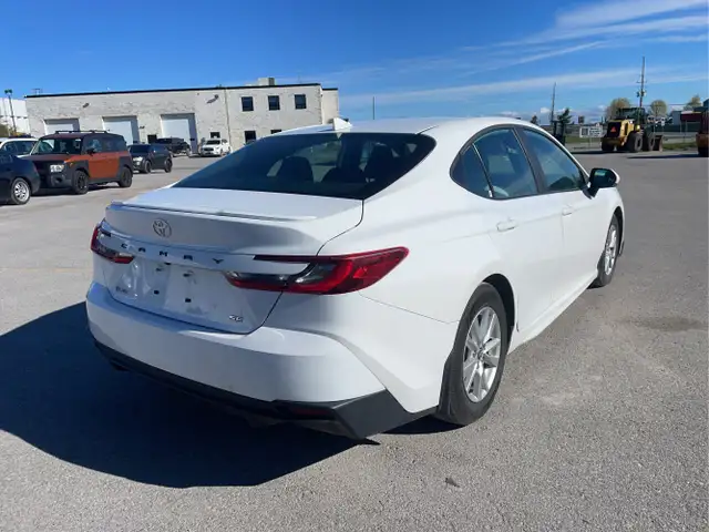 2025 Toyota Camry - Photo 5