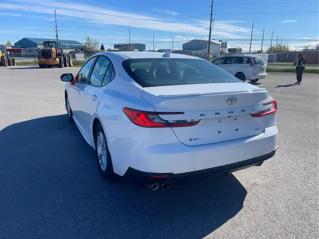 2025 Toyota Camry - Photo 7