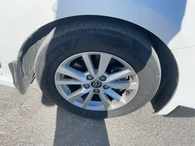 2025 Toyota Camry - Photo 21