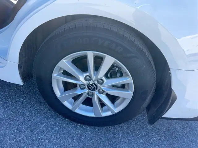 2025 Toyota Camry - Photo 23