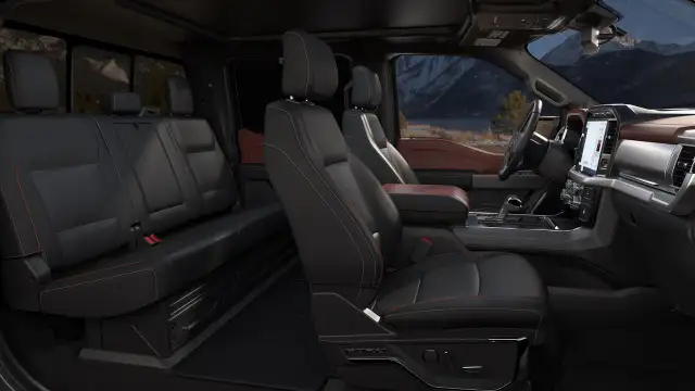 2023 Ford F-150 Lariat 4WD SuperCrew 5.5' Box - Photo 6