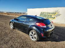 2017 Hyundai Veloster - Photo 3