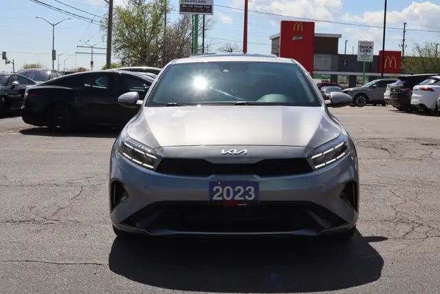 2023 Kia Forte - Photo 2