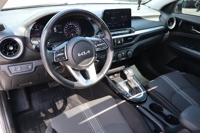 2023 Kia Forte - Photo 9