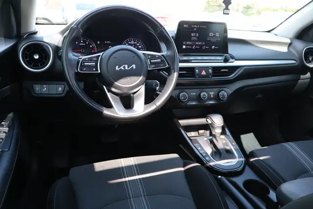 2023 Kia Forte - Photo 10