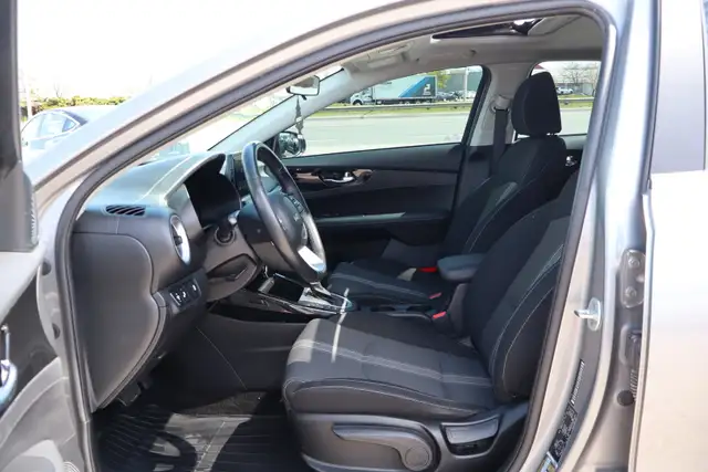 2023 Kia Forte - Photo 13