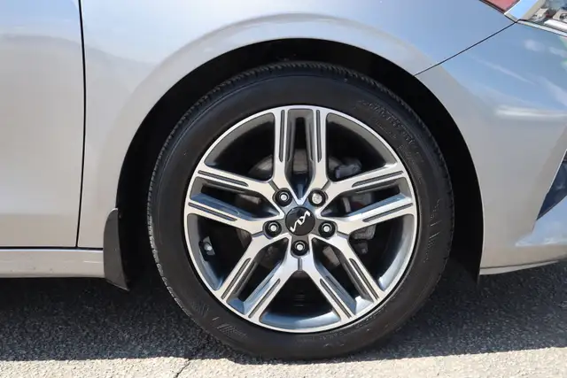 2023 Kia Forte - Photo 17