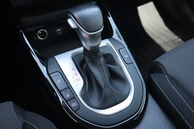 2023 Kia Forte - Photo 21