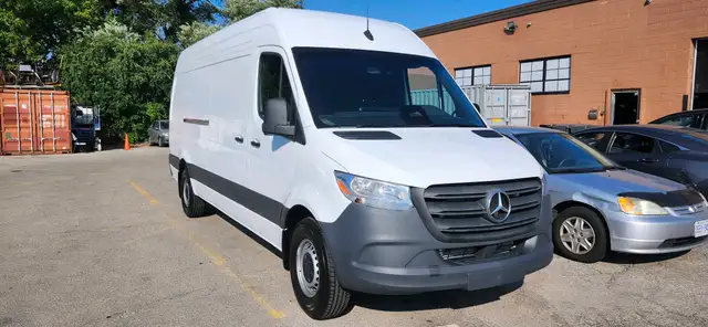 2025 Mercedes-Benz Sprinter 2500 High Roof I4 Diesel 170' - Photo 2