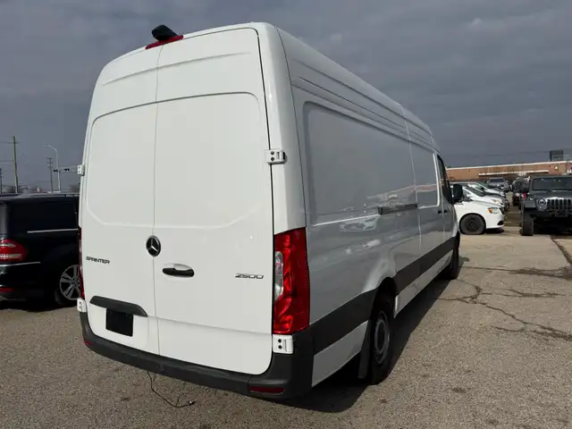 2025 Mercedes-Benz Sprinter 2500 High Roof I4 Diesel 170' - Photo 15