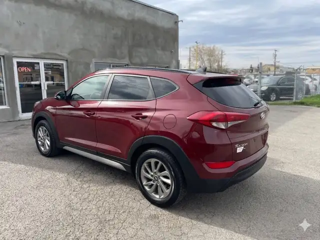 2018 Hyundai Tucson SE - Photo 2