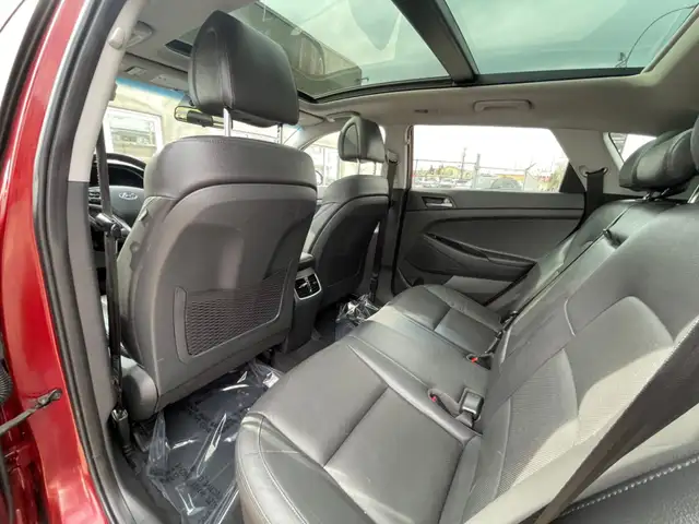 2018 Hyundai Tucson SE - Photo 14
