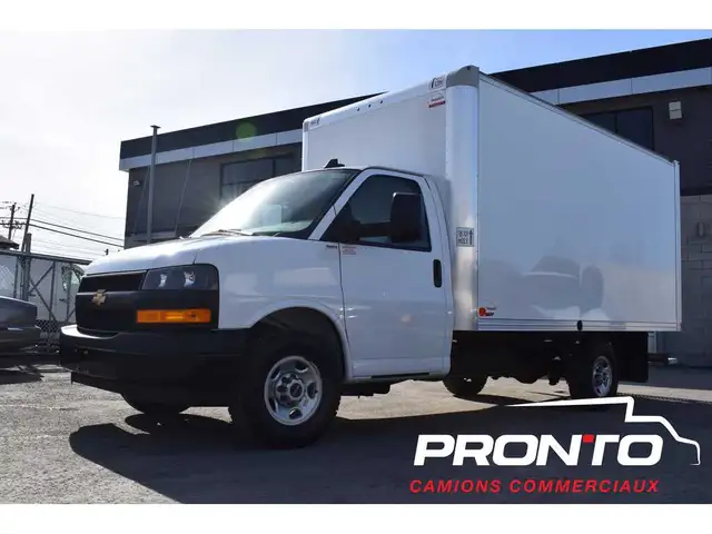 2025 Chevrolet Express Commercial Cutaway 3500  Cube 14 pieds