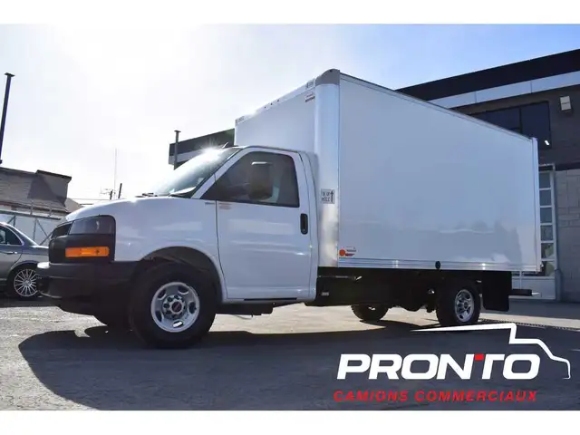 2025 Chevrolet Express Commercial Cutaway 3500  Cube 14 pieds - Photo 2