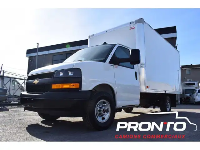 2025 Chevrolet Express Commercial Cutaway 3500  Cube 14 pieds - Photo 3