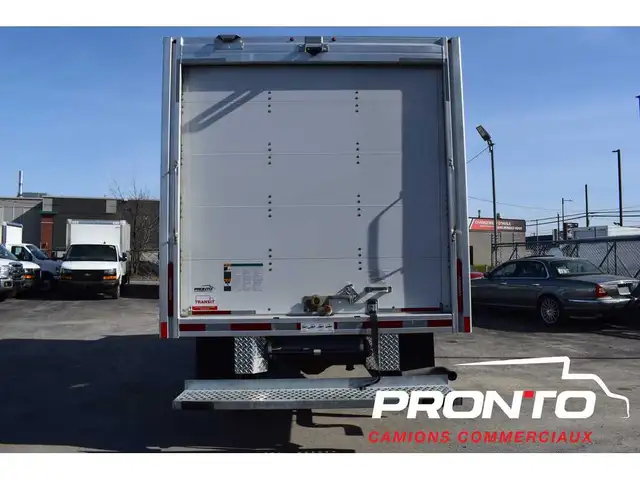 2025 Chevrolet Express Commercial Cutaway 3500  Cube 14 pieds - Photo 7