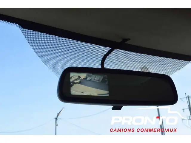 2025 Chevrolet Express Commercial Cutaway 3500  Cube 14 pieds - Photo 23