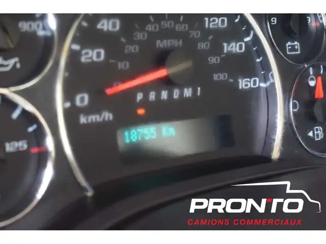 2025 Chevrolet Express Commercial Cutaway 3500  Cube 14 pieds - Photo 28