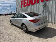 2016 Hyundai Sonata - Photo 2