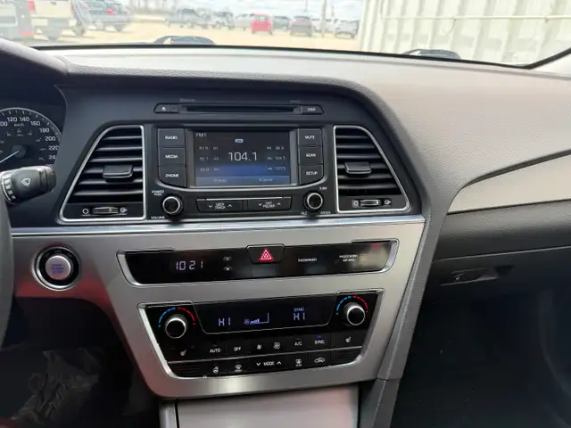 2016 Hyundai Sonata - Photo 14