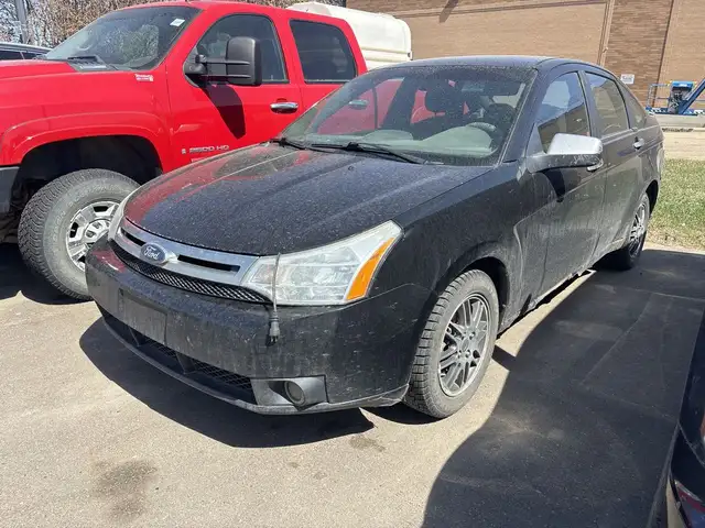2011 Ford Focus - Photo 2