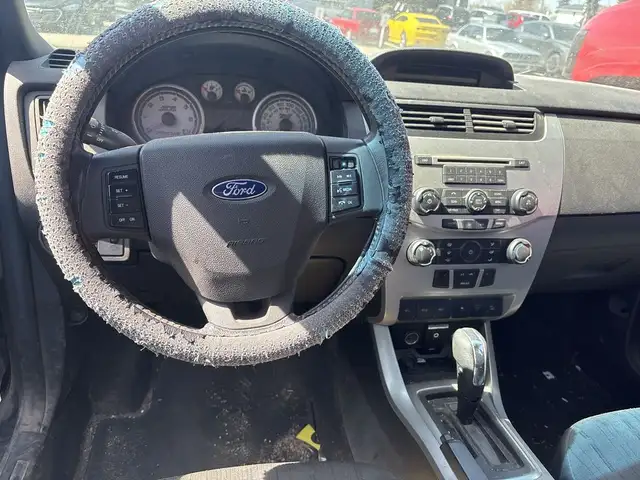 2011 Ford Focus - Photo 7