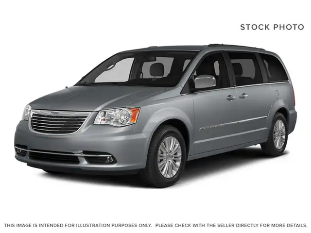2015 Chrysler Town & Country - Photo 3